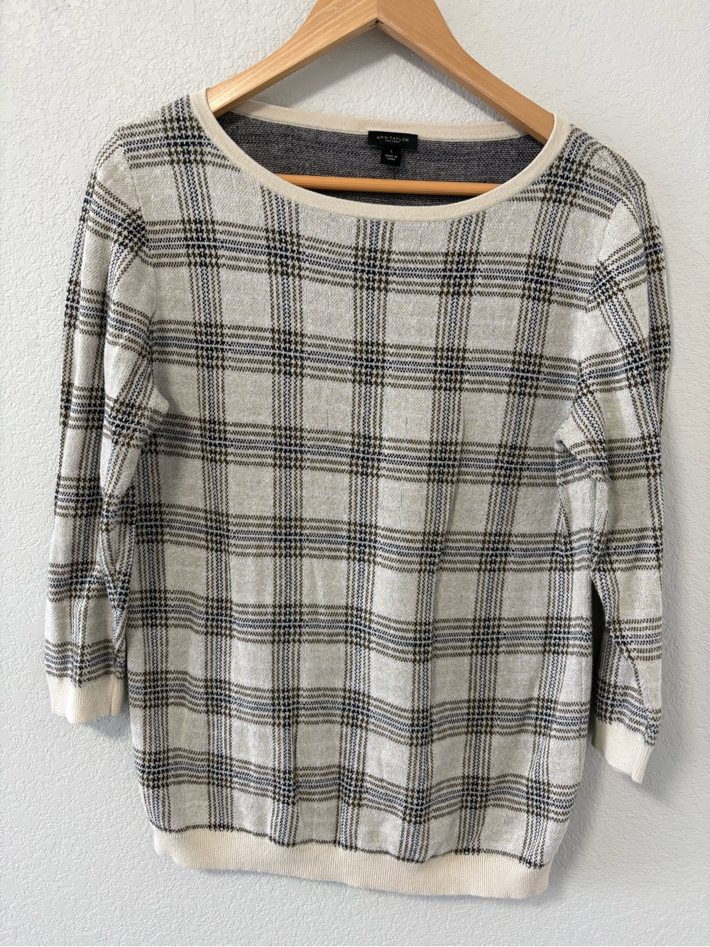 Ann Taylor Factory Plaid Sweater Large Cream Gray 100% Cotton Lightweight